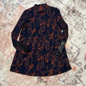 Tyler Boe size small, navy/orange tunic with leather cuff sleeves